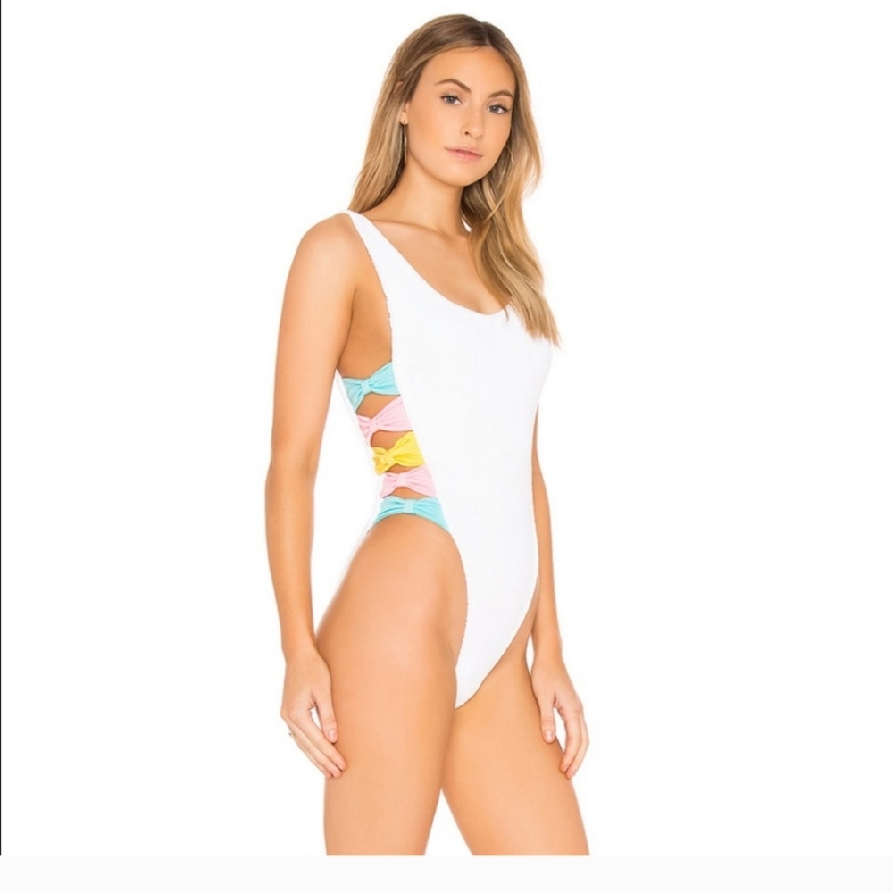 ISO. HUNZA G• Greta Scrunch One Piece in White